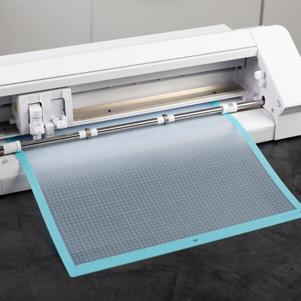 Silhouette Cameo Plus Cutting Mat - 35.5 x 38 cm - Light Tack - Image 3