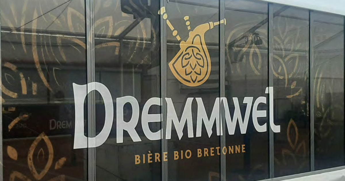 How Does Adhesive Vinyl Work